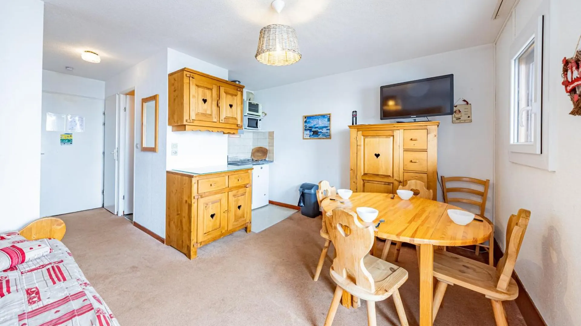 Studio Cosy 4 Pers Avec Balcon Sud, Au Pied Des Pistes Et Commerces A Saint Francois Longchamp - Fr-1-807-31 דירה סן-פרנסואה-לונשאמפ